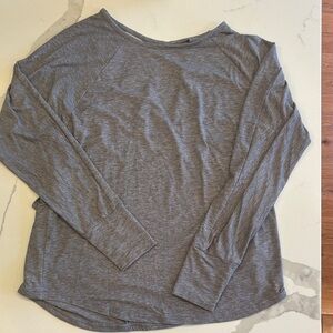 GAP Breathe Women's Med Charcoal Long Sleeve yoga Tee